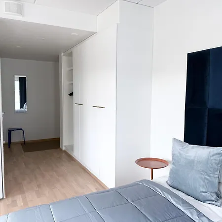 Lägenhet Spacious Railway Station